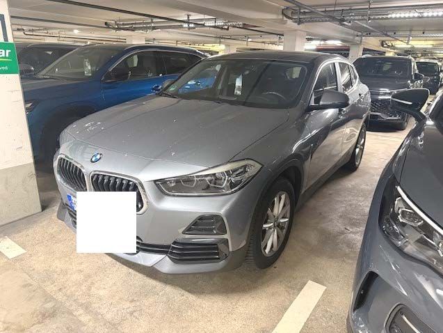BMW X2 sDrive 18i — 1/8