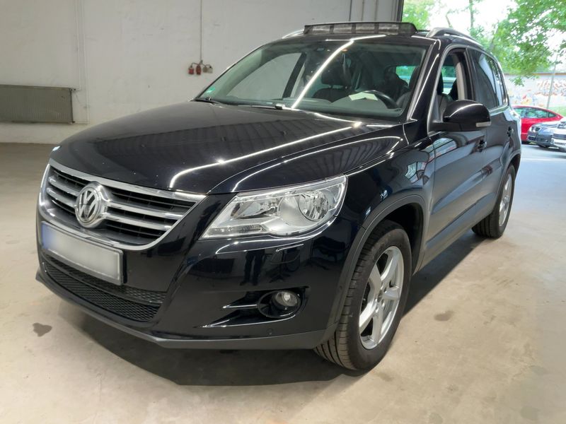 Volkswagen Tiguan 2.0 TSI — 1/8