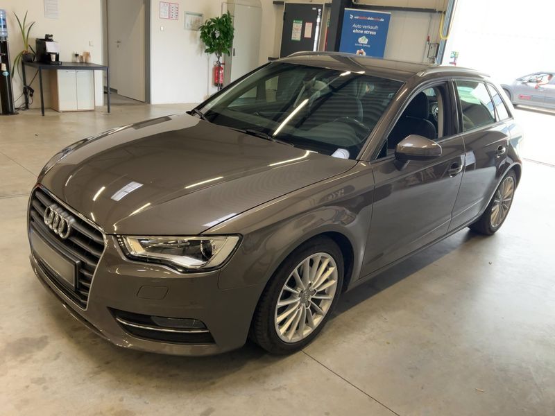 Audi A3 Sportback 2.0 TDI — 1/8