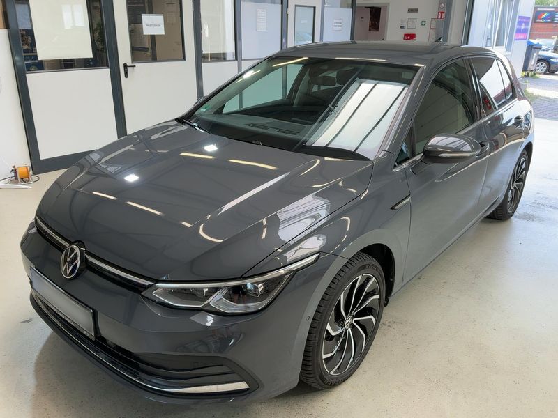 Volkswagen Golf VIII 1.5 eTSI ACT — 1/8