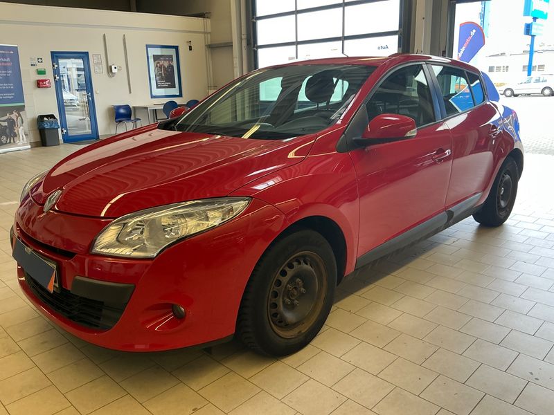 Renault Megane 1.6 — 1/8