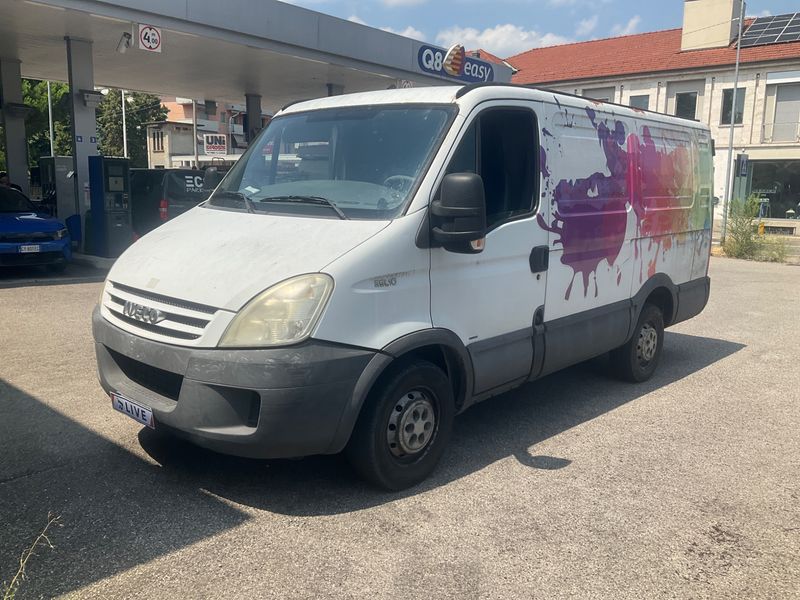 Iveco Daily 2.3 Diesel — 1/8