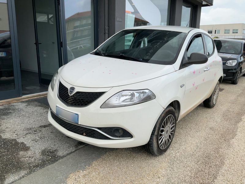 Lancia Ypsilon 0.9 TwinAir CNG — 1/8