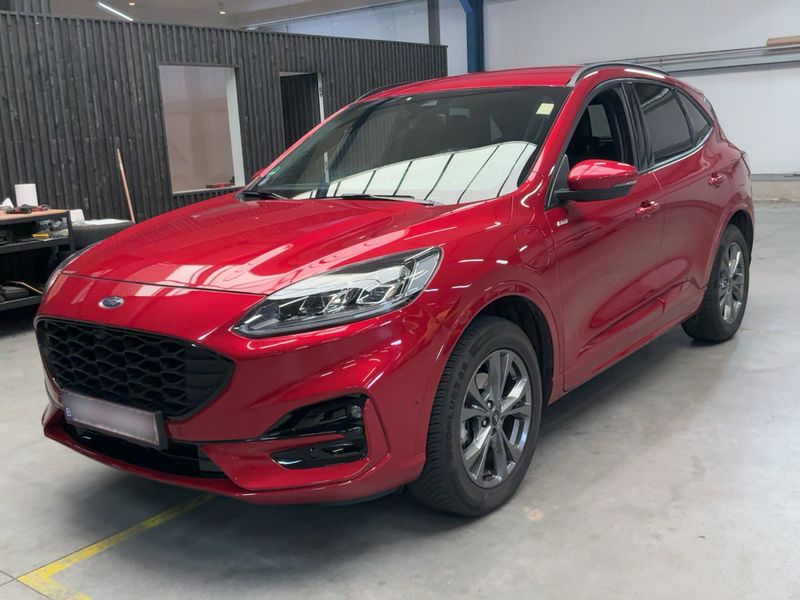 Ford Kuga 2.5 Plug-in Hybrid — 1/8