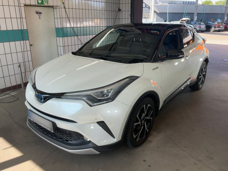 Toyota C-HR 1.8 Hybrid — 1/8