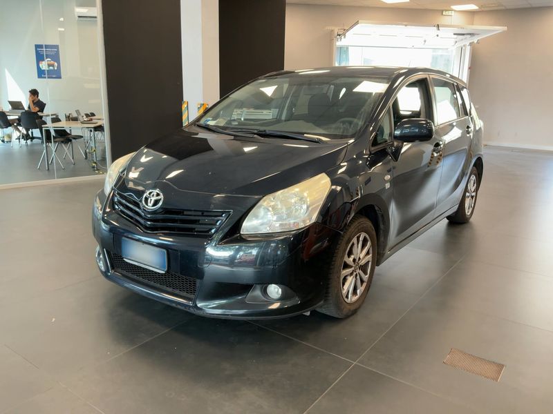 Toyota Verso 1.6 — 1/8