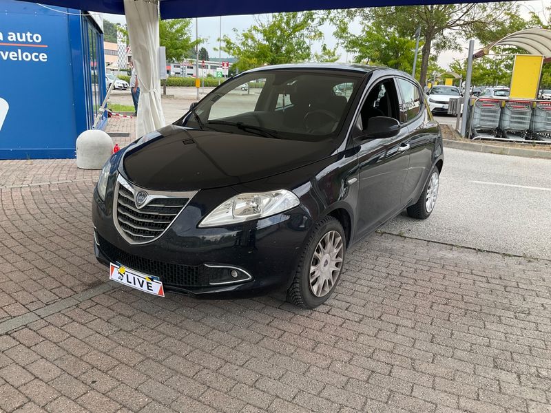Lancia Ypsilon 1.2 — 1/8