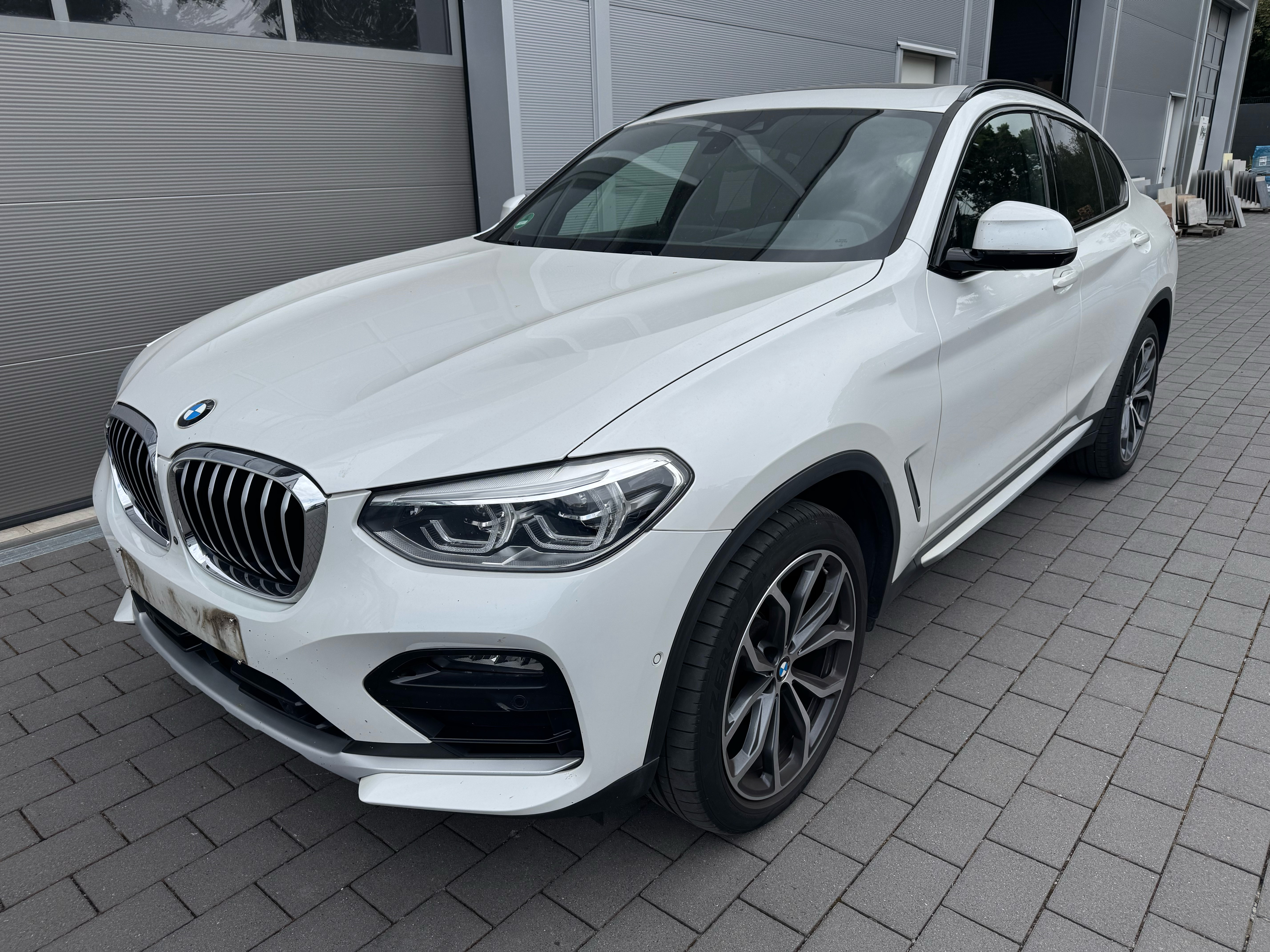 BMW X4 xDrive 20d — фото 1