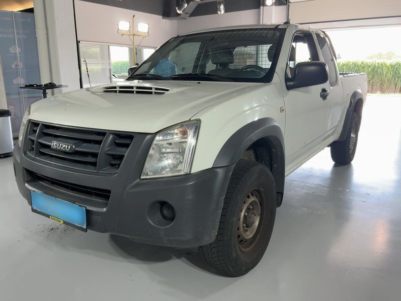 Isuzu D-MAX 2.5 Turbodiesel — 1/8