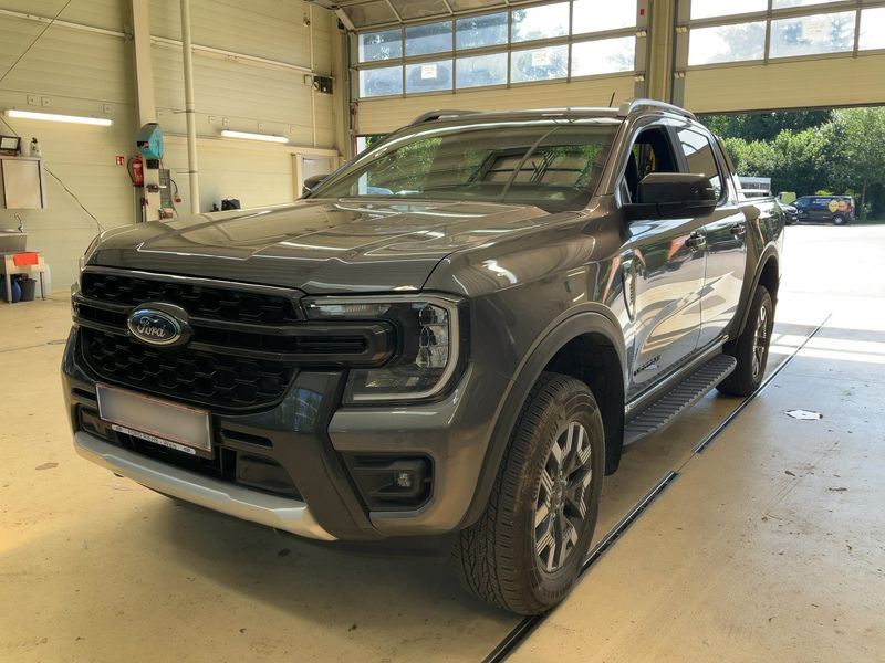 Ford Ranger 2.3 Plug-in Hybrid — фото 1
