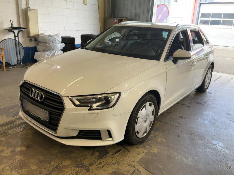 Audi A3 Sportback 1.6 TDI — 1/8
