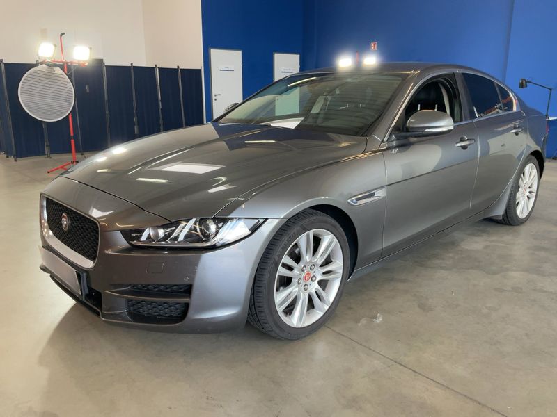 Jaguar XE 20d — 1/8