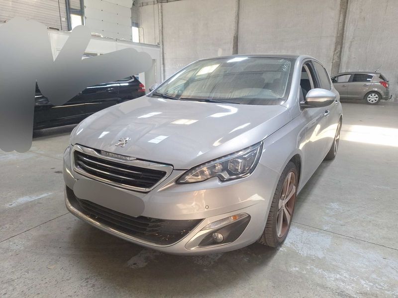 Peugeot 308 1.2 e-THP — 1/8