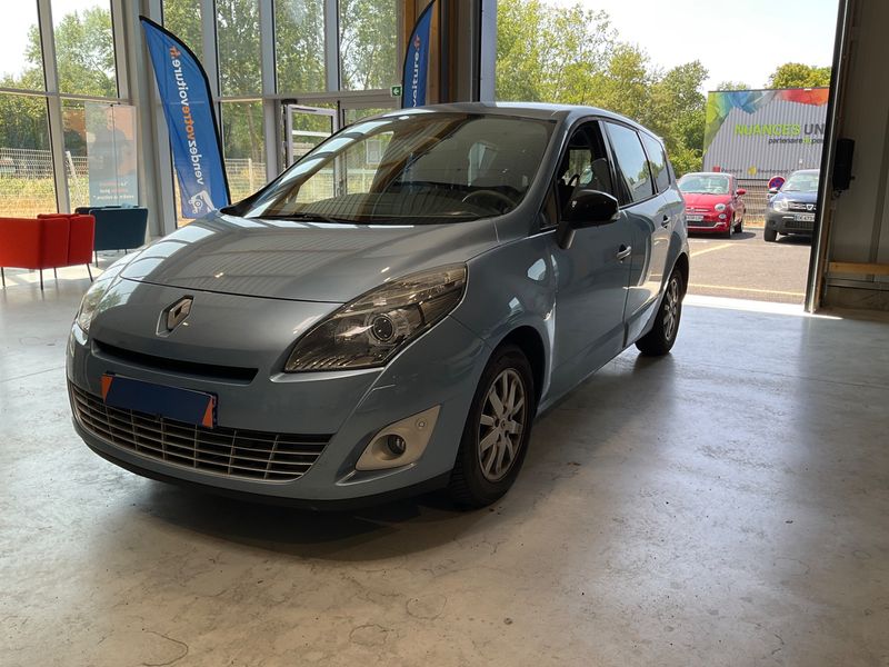 Renault Grand Scenic 1.5 dCi — 1/8