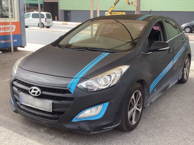 Hyundai i30 1.6 CRDi — 1/8