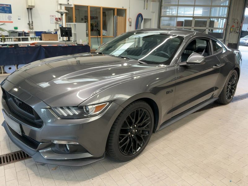 Ford Mustang 5.0 Ti-VCT V8 — 1/8
