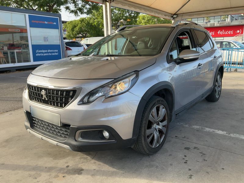 Peugeot 2008 1.2 PureTech — 1/8