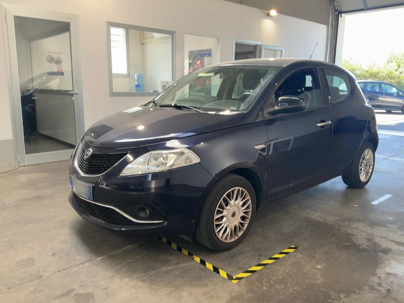 Lancia Ypsilon 1.2 — 1/8