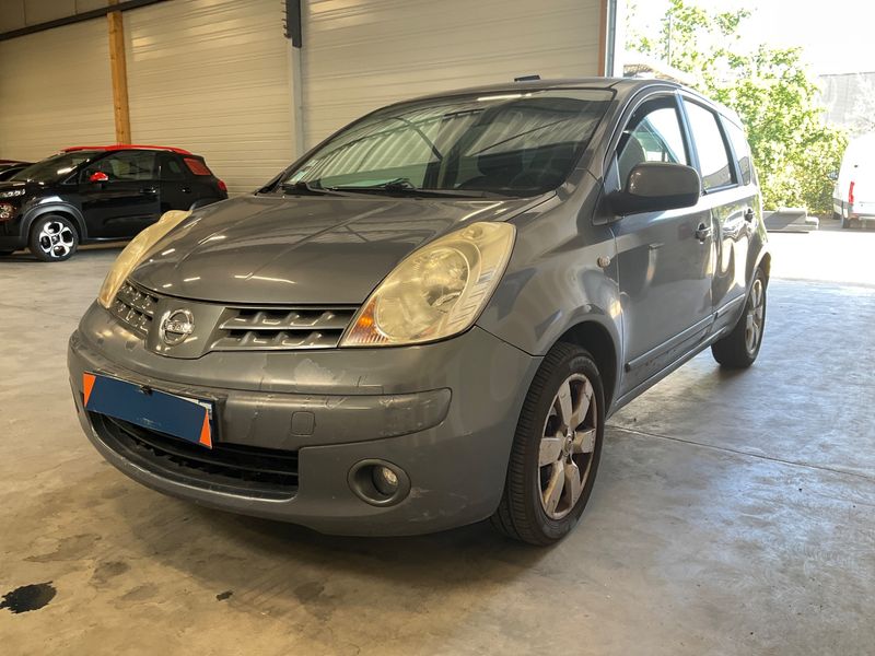 Nissan Note 1.6 — 1/8