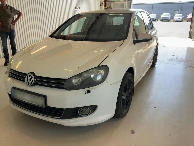 Volkswagen Golf VI 2.0 TDI — 1/8