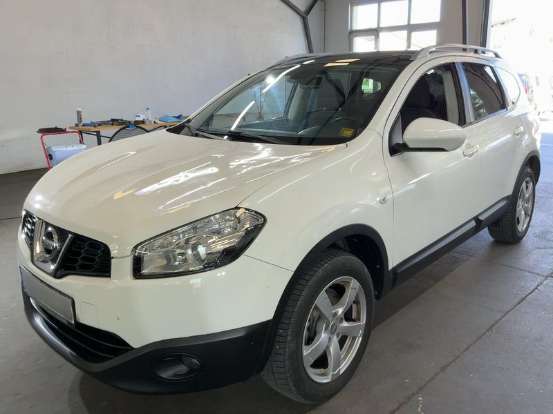 Nissan Qashqai+2 2.0 dCi — 1/8