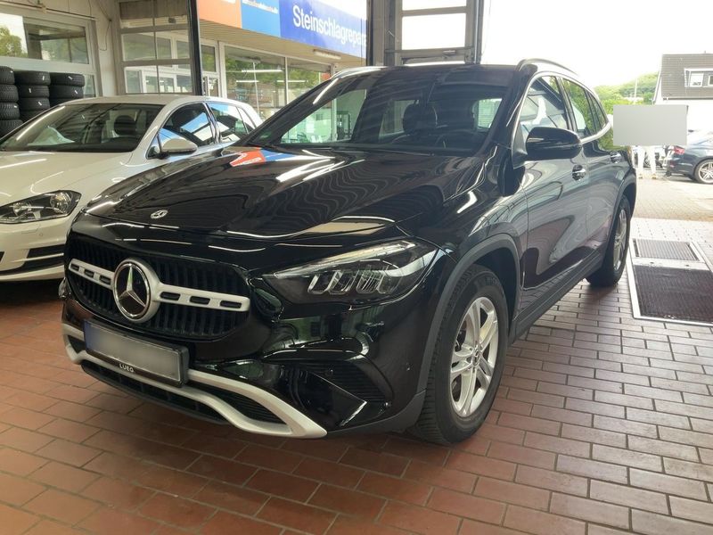 Mercedes-Benz GLA-Klasse GLA 200 Mild-Hybrid — 1/8