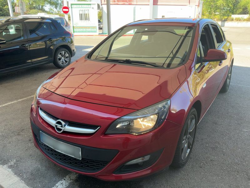 Opel Astra 1.4 Turbo — фото 1