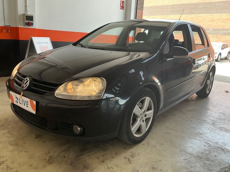 Volkswagen Golf V 1.9 TDI — 1/8
