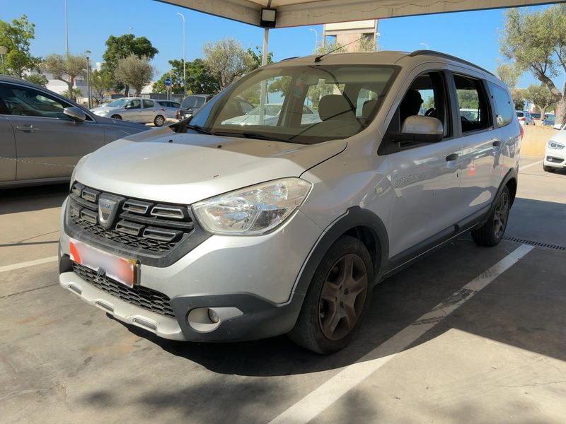Dacia Lodgy 1.5 dCi Diesel — фото 1
