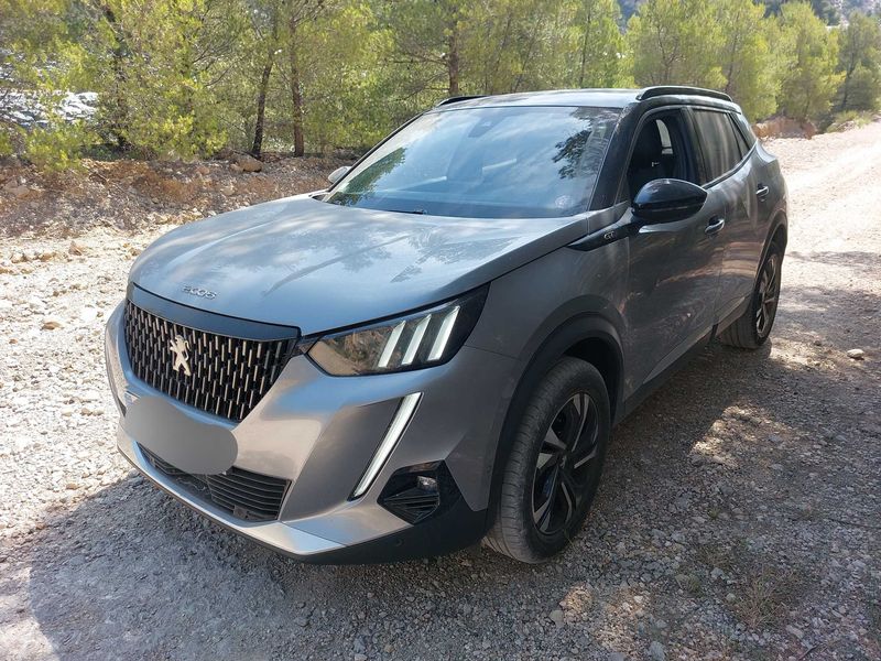 Peugeot 2008 1.2 PureTech — 1/8