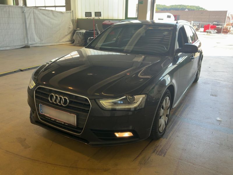 Audi A4 2.0 TDI — фото 1