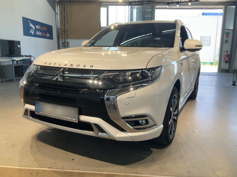 Mitsubishi Outlander 2.4 PHEV — фото 1
