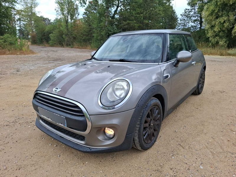 MINI MINI One — 1/8