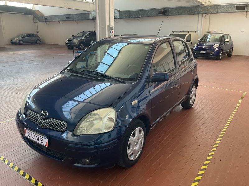 Toyota Yaris 1.3 VVT-i — 1/8