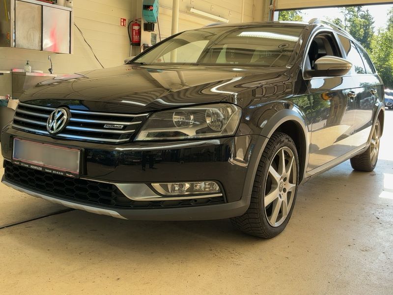Volkswagen Passat 2.0 TDI — 1/8