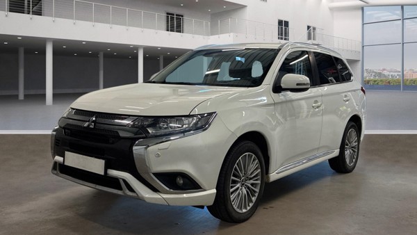 Mitsubishi Outlander Invite — 1/8