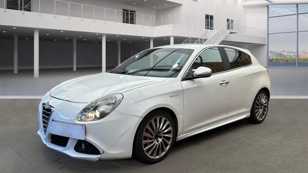 Alfa Romeo Giulietta Quadrifoglio Verde — 1/8