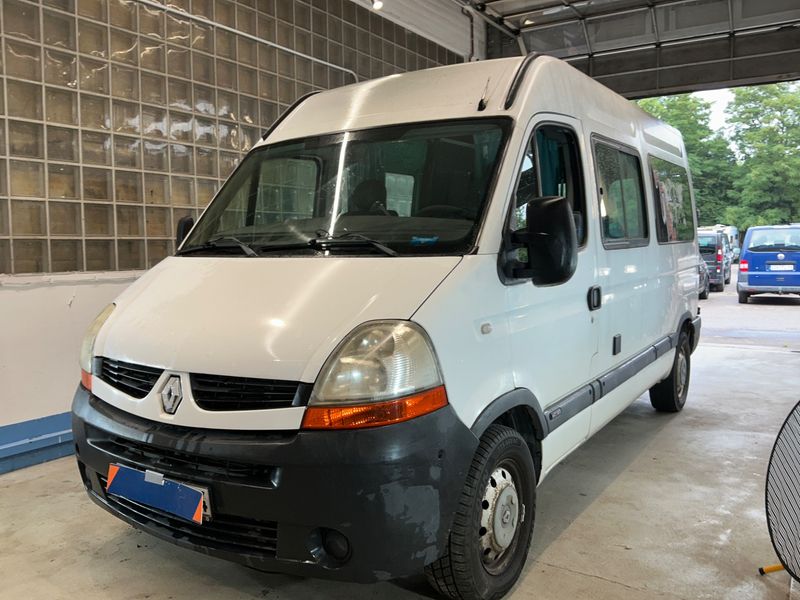 Renault Master 2.5 dCi — фото 1