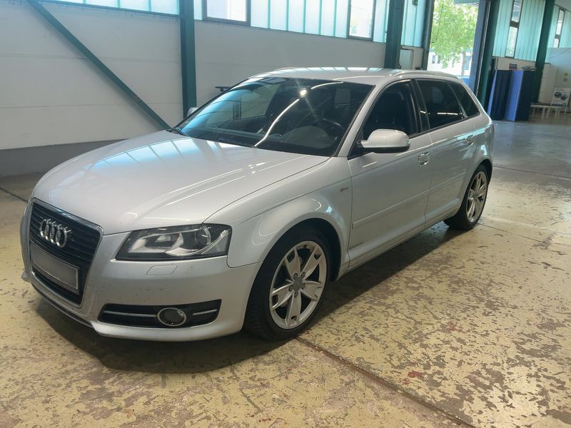 Audi A3 Sportback 2.0 TDI — 1/8