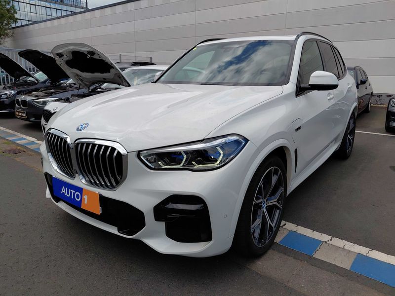BMW X5 xDrive 45e — 1/8