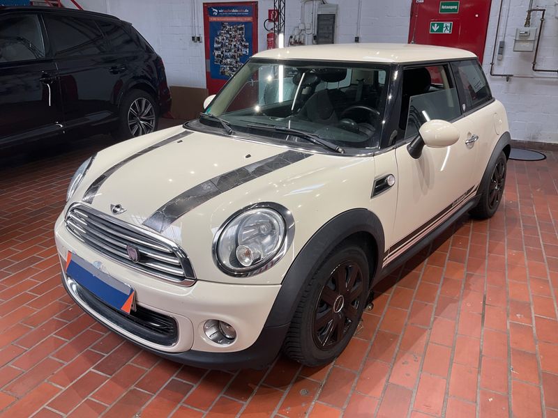 MINI MINI One — 1/8