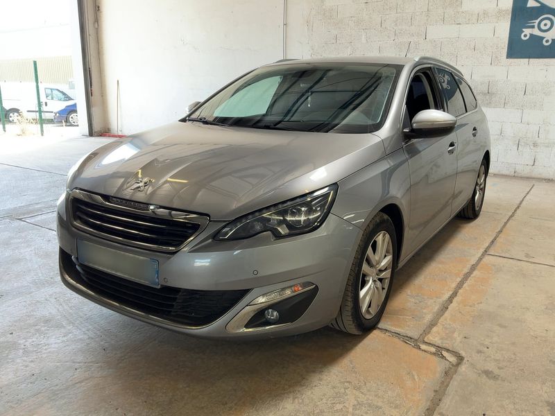 Peugeot 308 2.0 Blue-HDi — 1/8