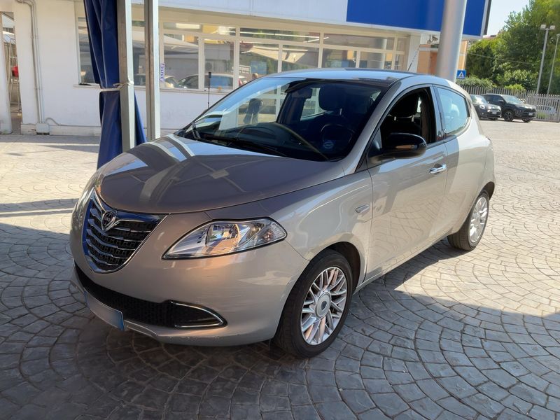 Lancia Ypsilon 1.2 — 1/8