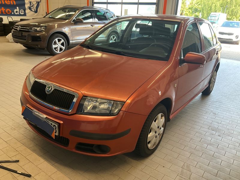 Skoda Fabia 1.2 — 1/8