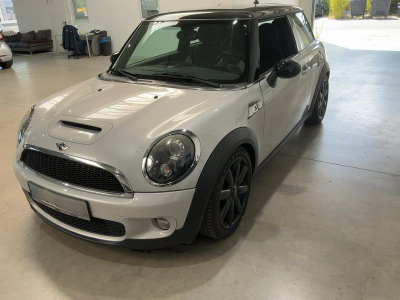 MINI MINI Cooper S — 1/8