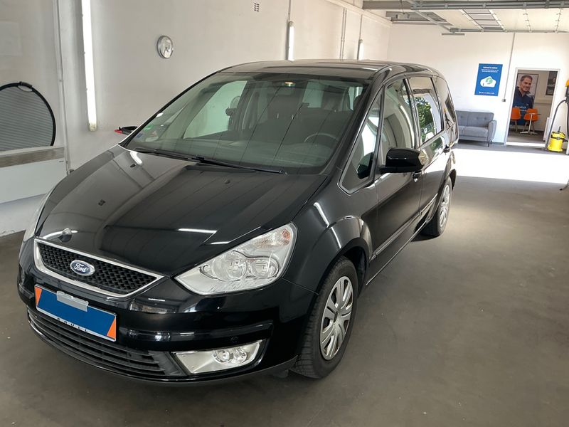 Ford Galaxy 2.3 — 1/8