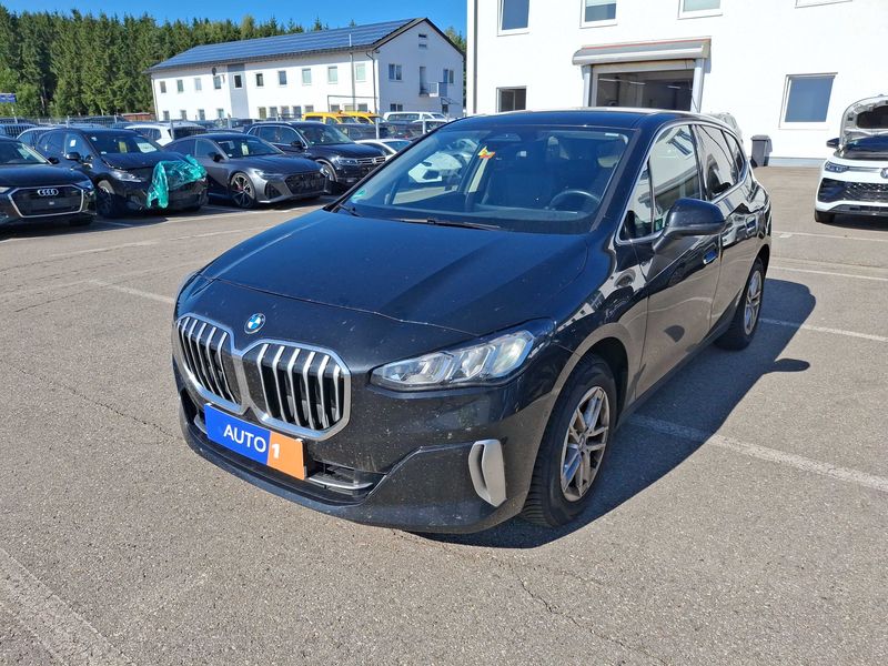 BMW 2er 218i Active Tourer — 1/8