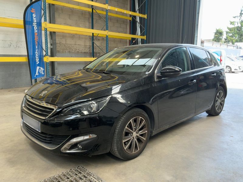 Peugeot 308 1.2 e-THP — 1/8