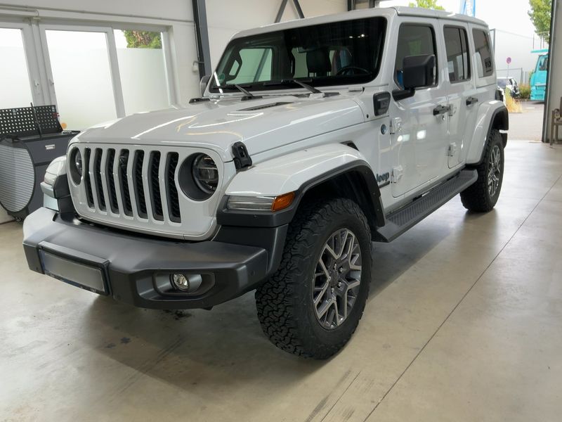 Jeep Wrangler Unlimited 2.0 4xe Plug-in Hybrid — 1/8
