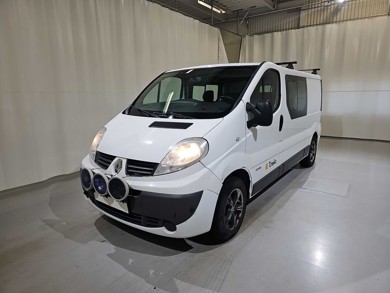 Renault Trafic 2.0 dCi — 1/8